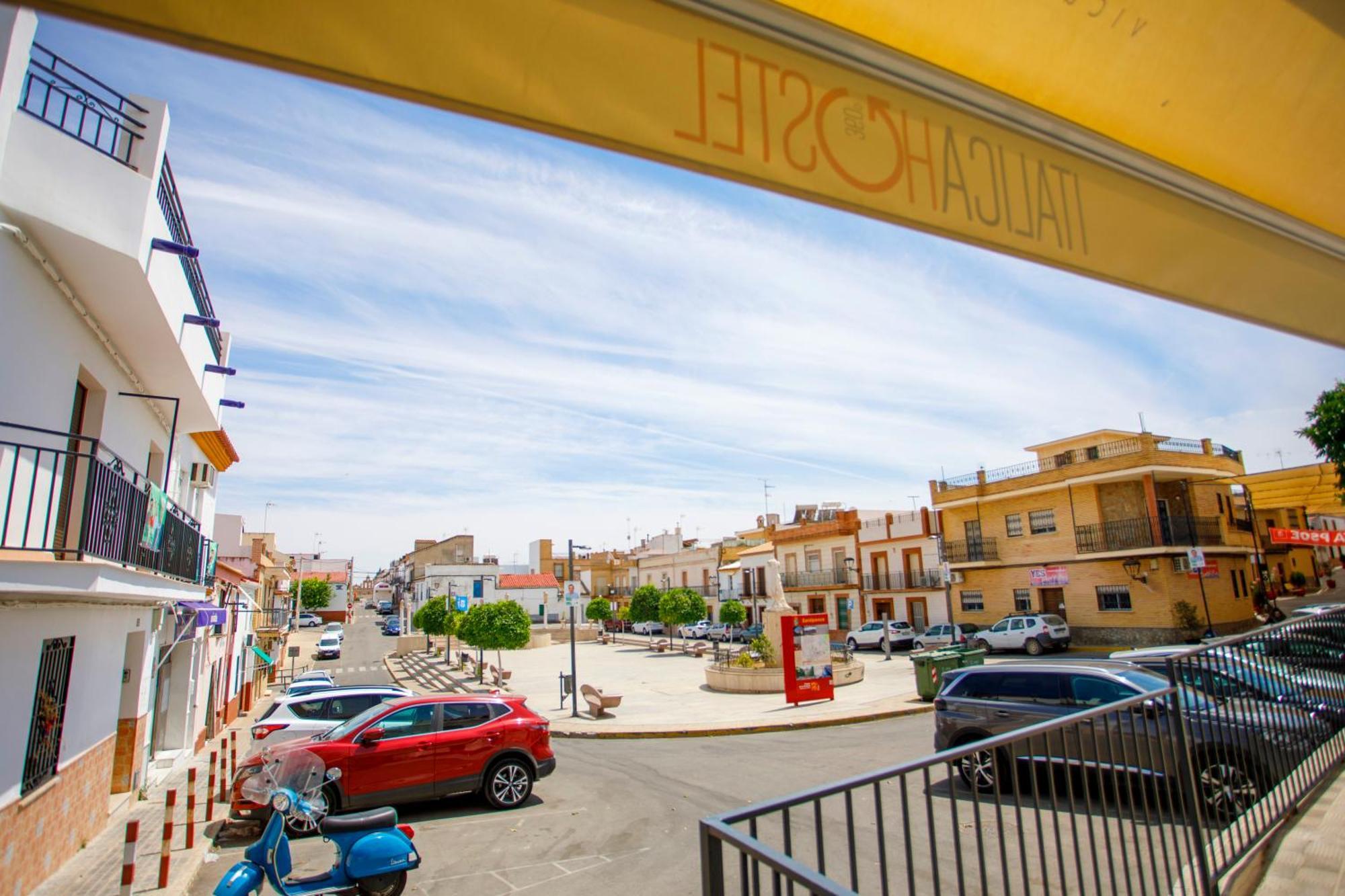 Italica Hostel Santiponce Exteriér fotografie