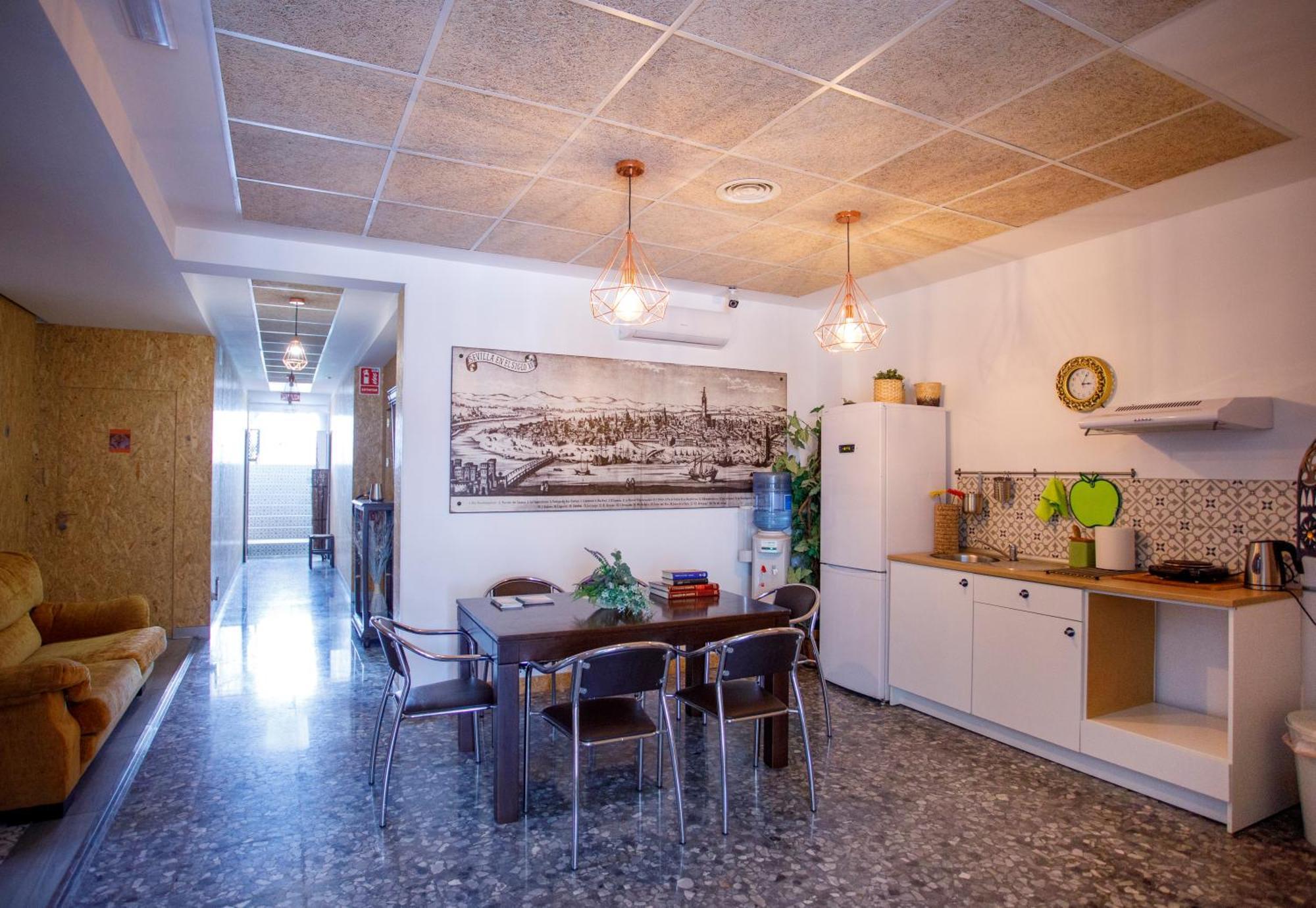 Italica Hostel Santiponce Exteriér fotografie