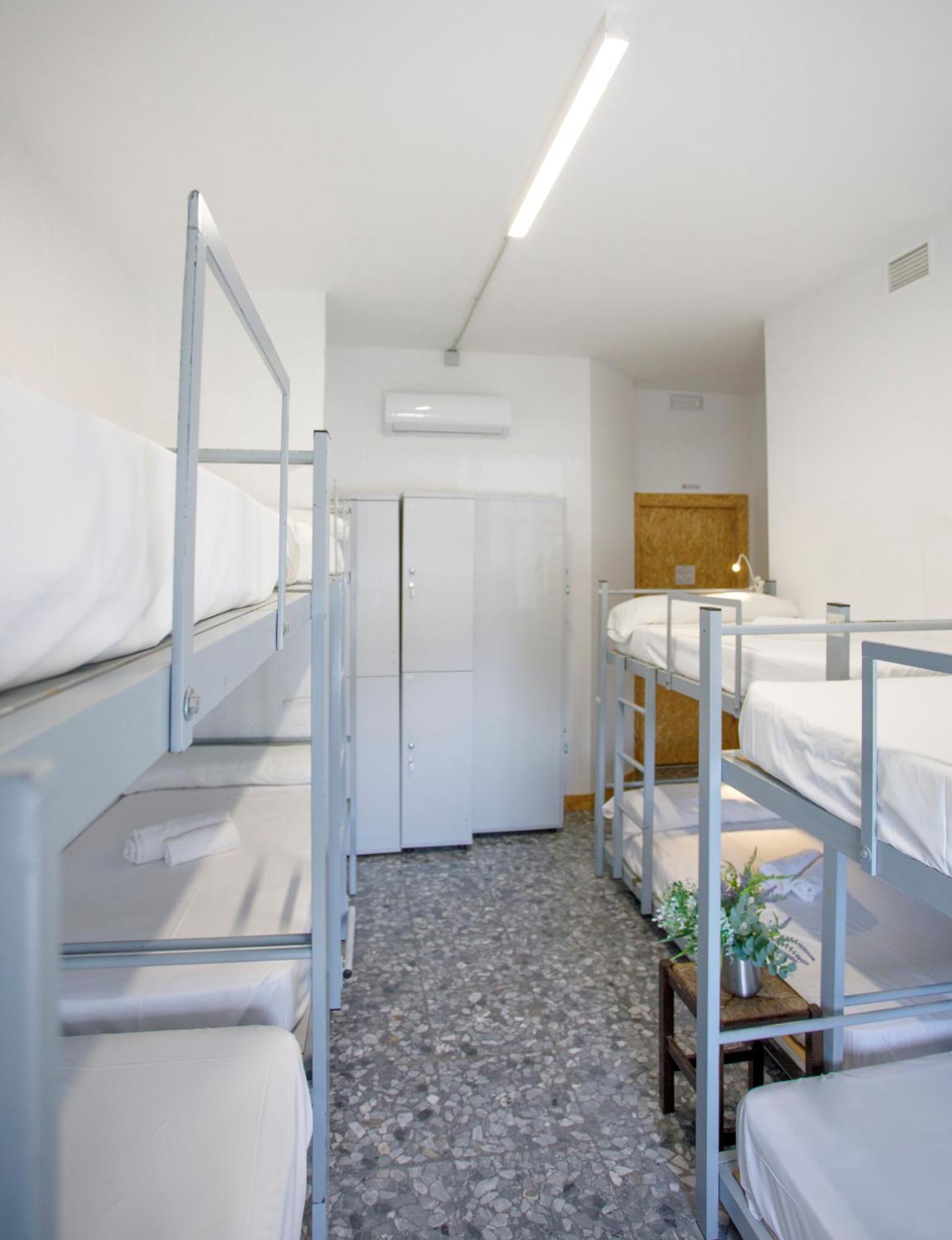 Italica Hostel Santiponce Exteriér fotografie